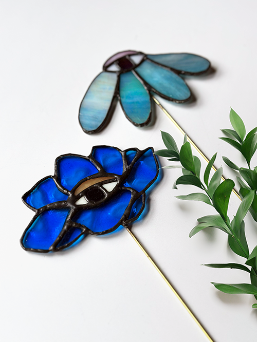 Eye-Bloom Stained Glass Plant Stakes